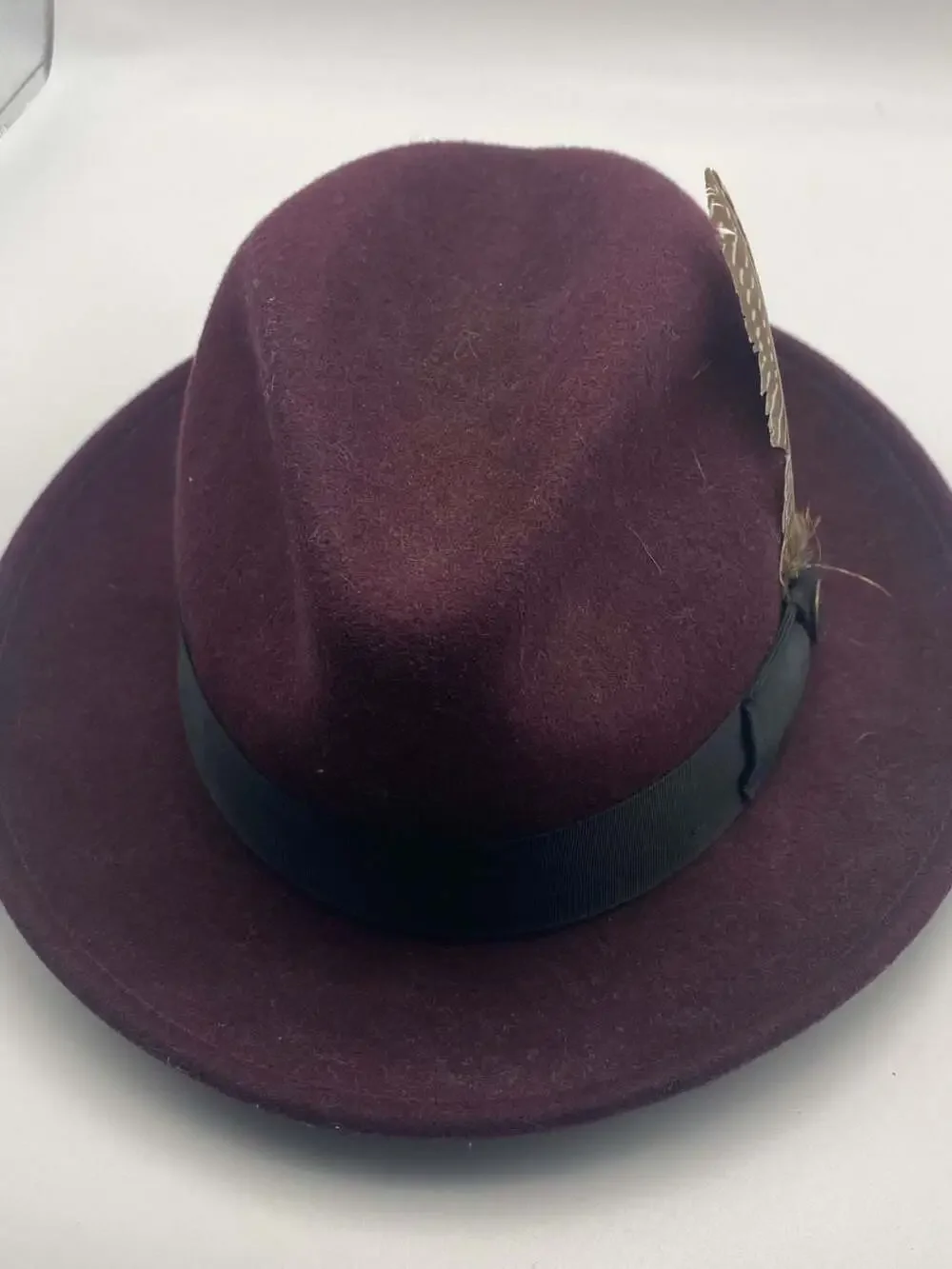 Coorin Bros Burgundy Wool Fedora Hat with Black Band and Feather Accent, Medium